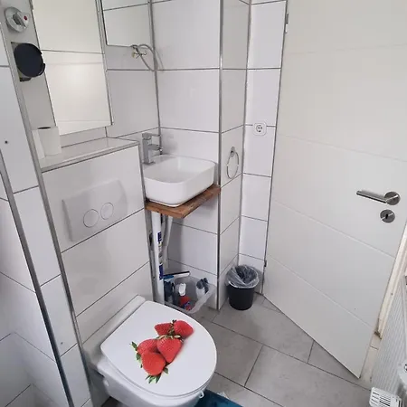 Arbeiterwohnung, Bis Zu 9 Personen, Langzeitmieter, Monteurzimmer Gelnhausen