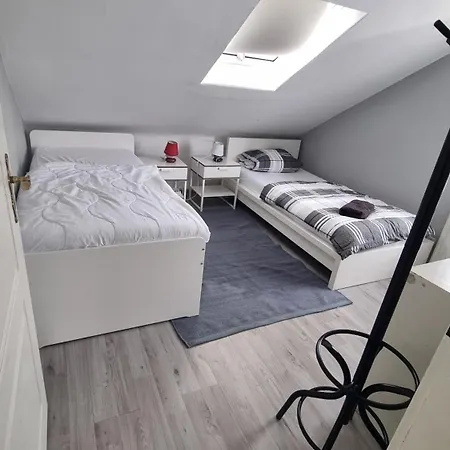 Lejlighed Arbeiterwohnung, Bis Zu 9 Personen, Langzeitmieter, Monteurzimmer *